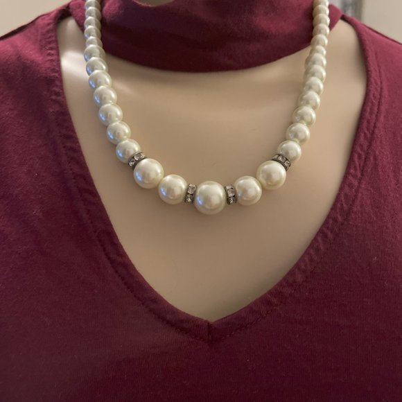 Pearl Necklace - Picture 2 of 2